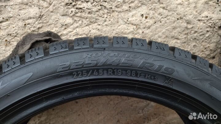 Pirelli Ice Zero 225/45 R19