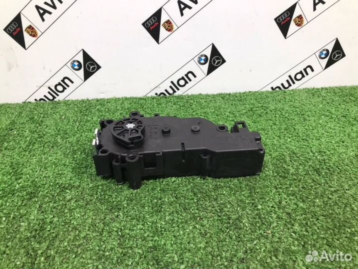 Доводчик двери багажника Mercedes-Benz Gle-Class