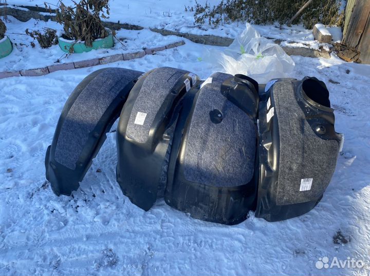 Оригинальные подкрылки с шумоизоляцией Lexus RX300