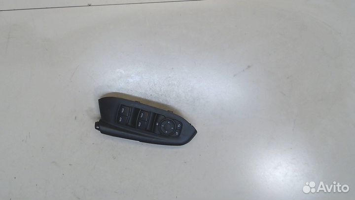 Кнопка стеклоподъемника Chevrolet Trailblazer, 202