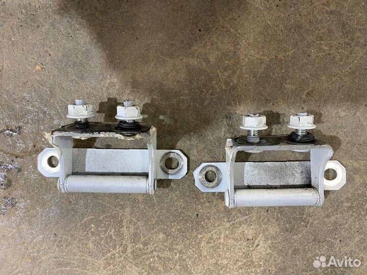 Петля крышки багажника Nissan X-trail t31 07-14