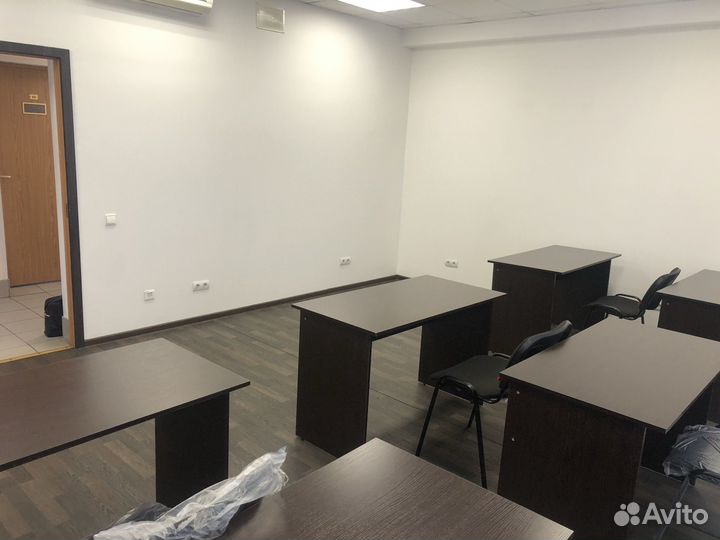 Офисная мебель столы стулья