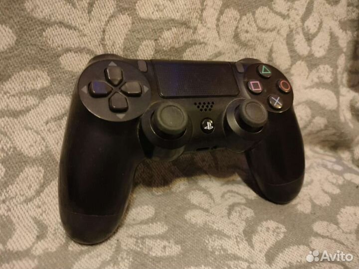 Геймпад Dualshock 4