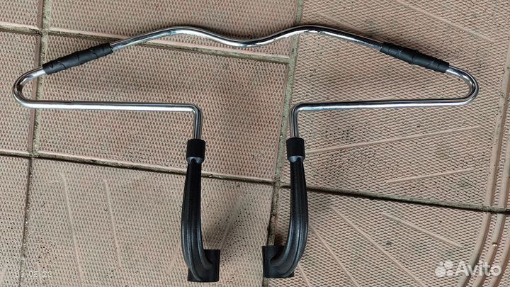 Вешалка автомобильная на подголовник