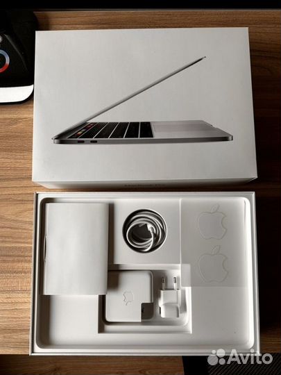 Apple MacBook Pro 13 2018, 8 гб, 512 гб