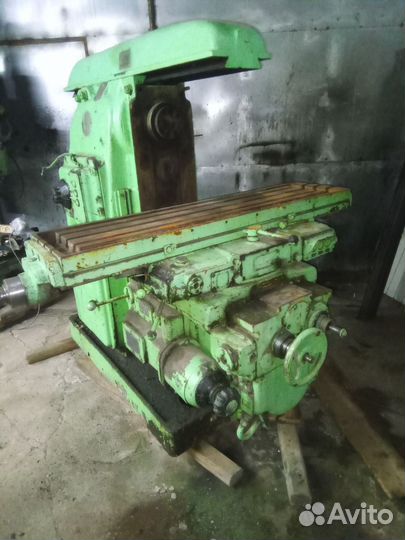 Фрезерный станок 6н82