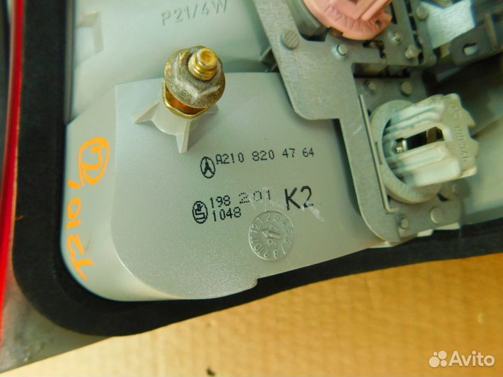 Фонари комплект на Mercedes E-Class S210 Wagon