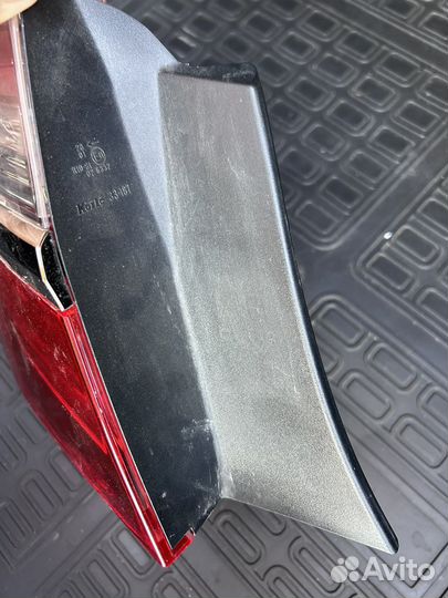 Задний левый фонарь в крыло camry 55