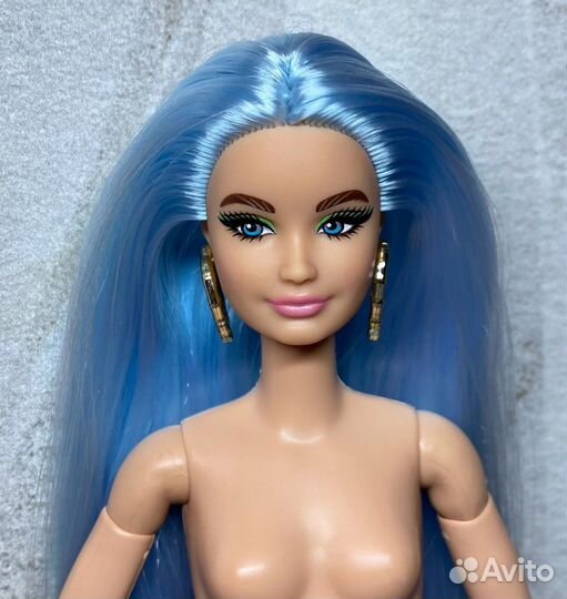 Barbie Extra на шарнирном теле