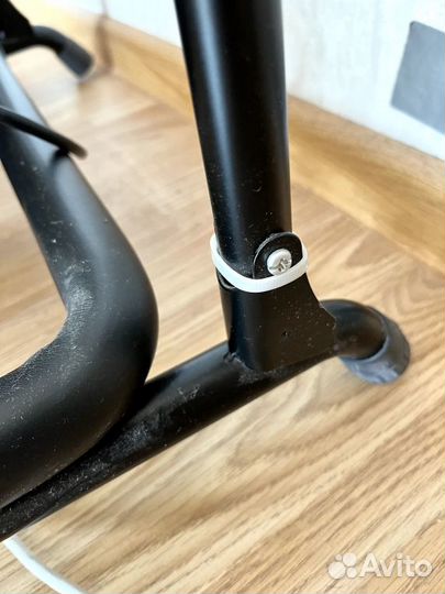 Стойка для трех гитар