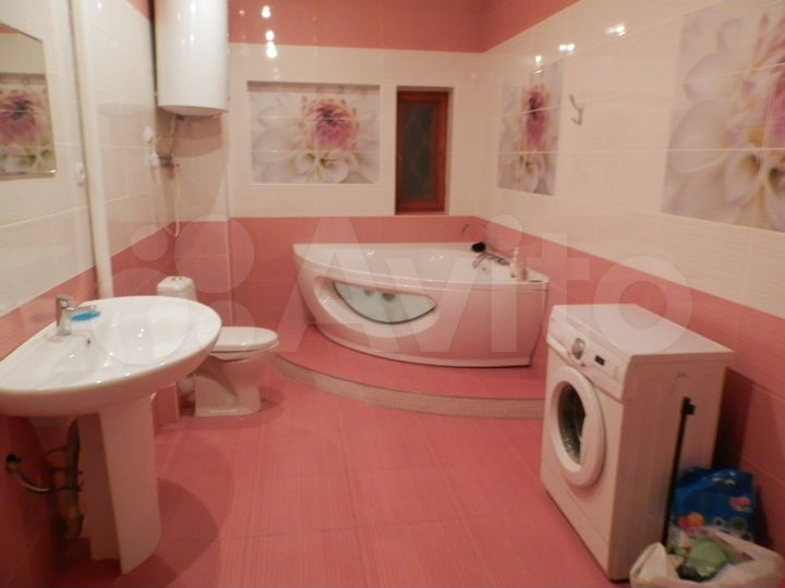 2-к. квартира, 90 м², 2/4 эт.