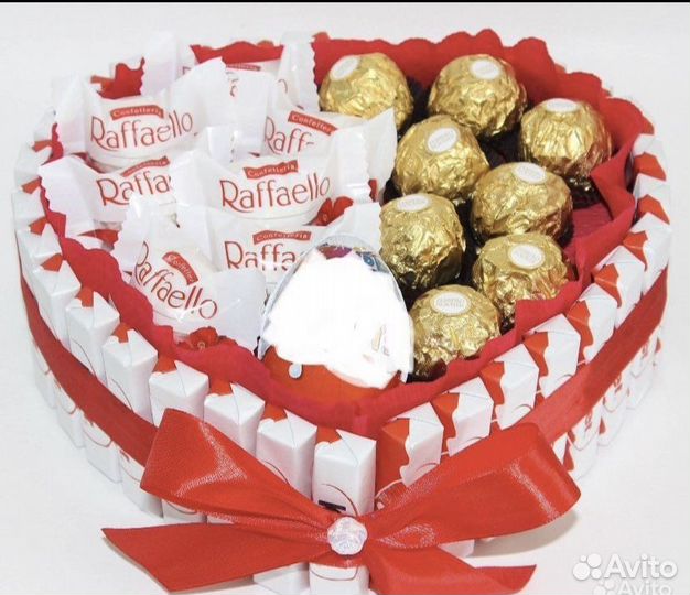 Торт из конфет. Торт из киндеров. Сладкий подарок