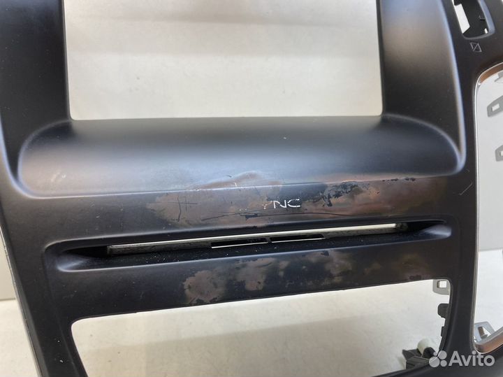 Накладка декоративная Ford Focus III 2011-2018