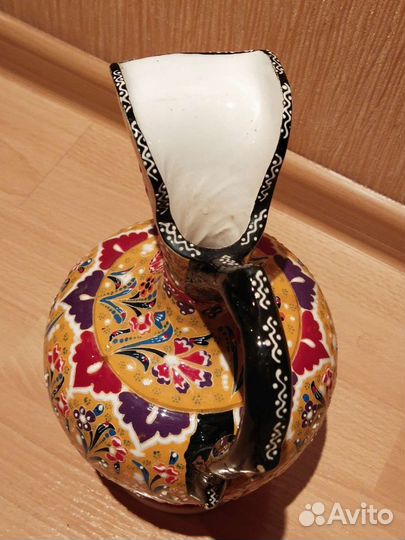 Кувшин ручной работы