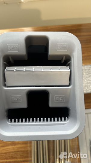 Швабра с отжимным ведром и микрофибровой тряпкой