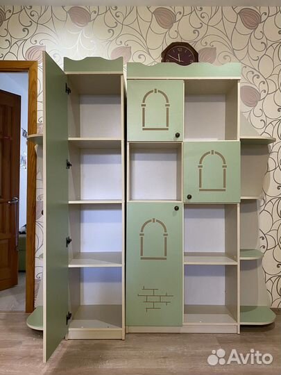 Комплект детской мебели. Кровать и шкафы