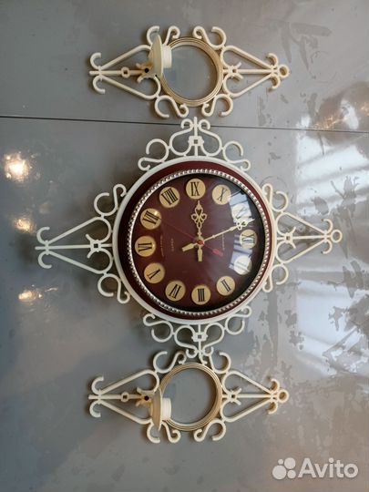 Часы настенные янтарь с подсвечниками