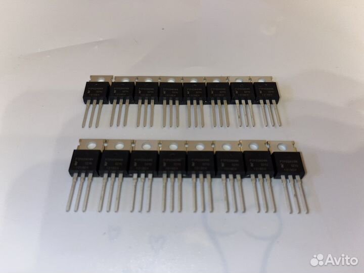 Транзистор PTP03N04N