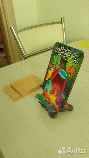 Подставка для телефона из дерева