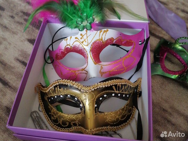Маска маскарадная