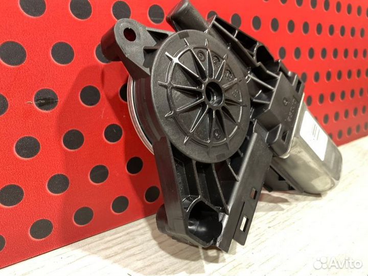 Моторчик стеклоподъемника передний правый Volvo