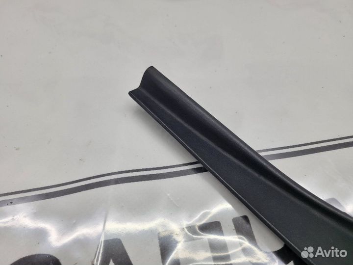 Уголок жабо правый Nissan Qashqai NJ10 QR20DE 2007