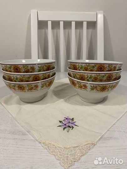 Пиалы большие и тарелки десертные