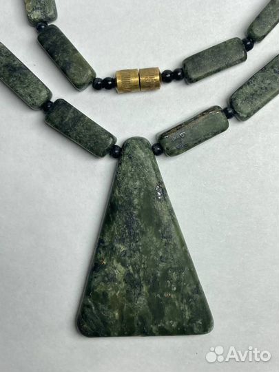 Винтажные бусы с подвеской.