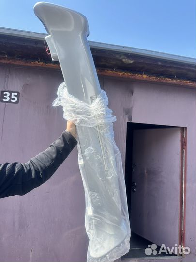 Продам новый спойлер на Прадо 95