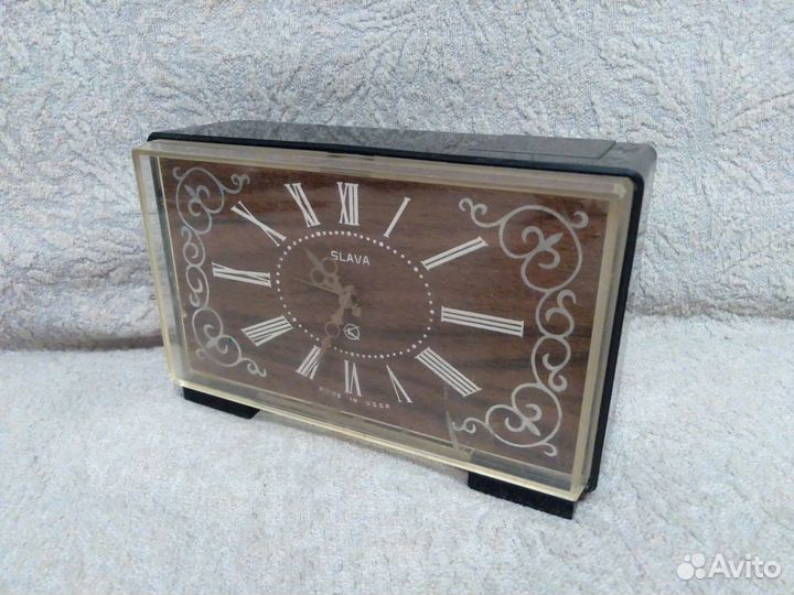 Настольные часы Slava