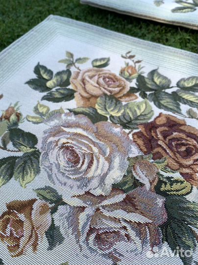 Наволочки и салфетка. Гобелен