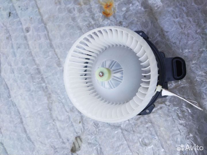 Моторчик печки/отопителя Toyota RAV 4