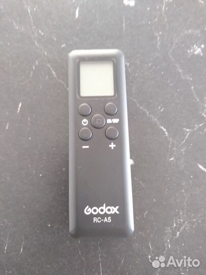 Осветитель светодиодный Godox SL60W студийный