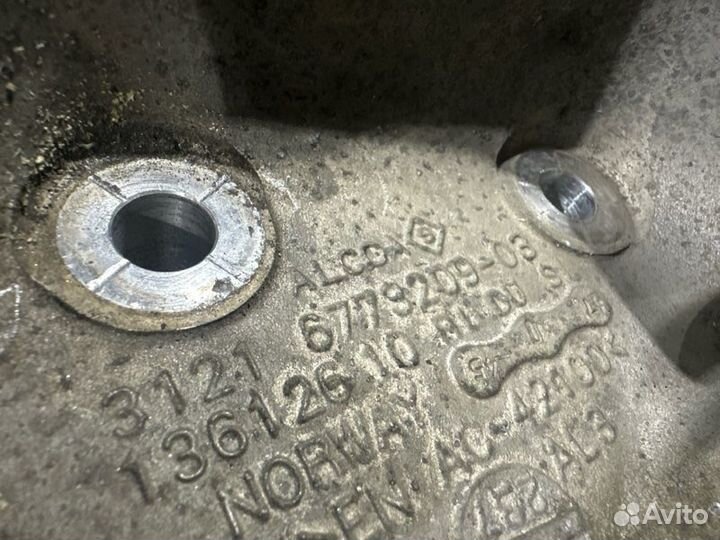 Кулак поворотный передний левый Bmw 3 E90 N52B25