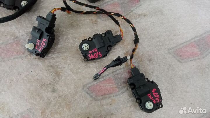 Моторчик заслонки отопителя Мерседес W221