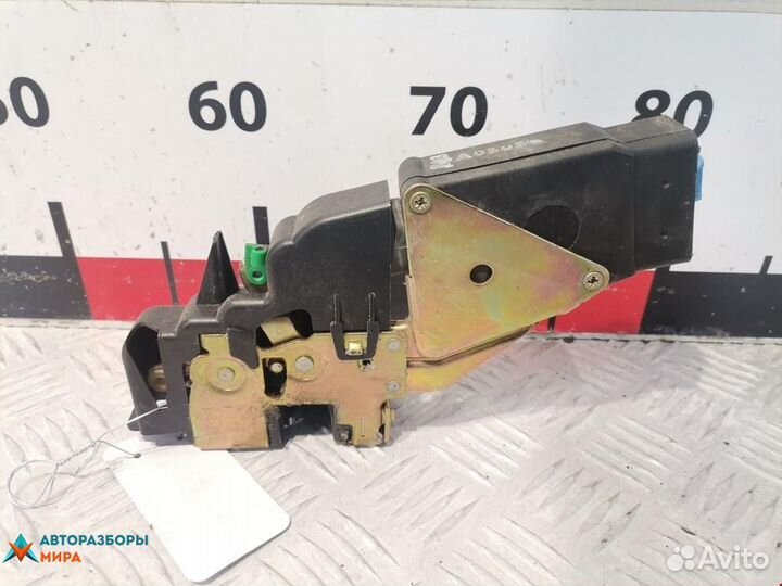 Замок двери передней левой Mitsubishi Space Star