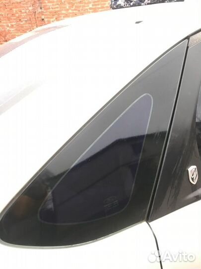 Стекло Глухое заднее правое Ford Focus 2 седан 1.6