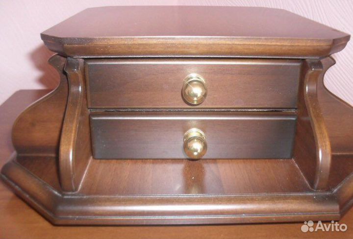 Старинная жардиньерка