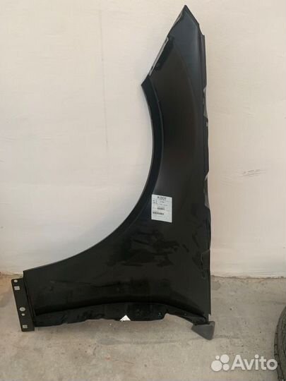 Крыло переднее правое Mercedes Benz C200 W204