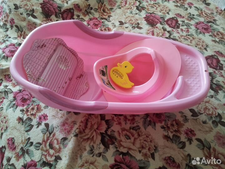 Ванночка, термометр, подушка, накладка на унитаз