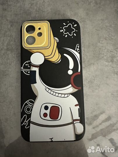 Чехол на iPhone 11