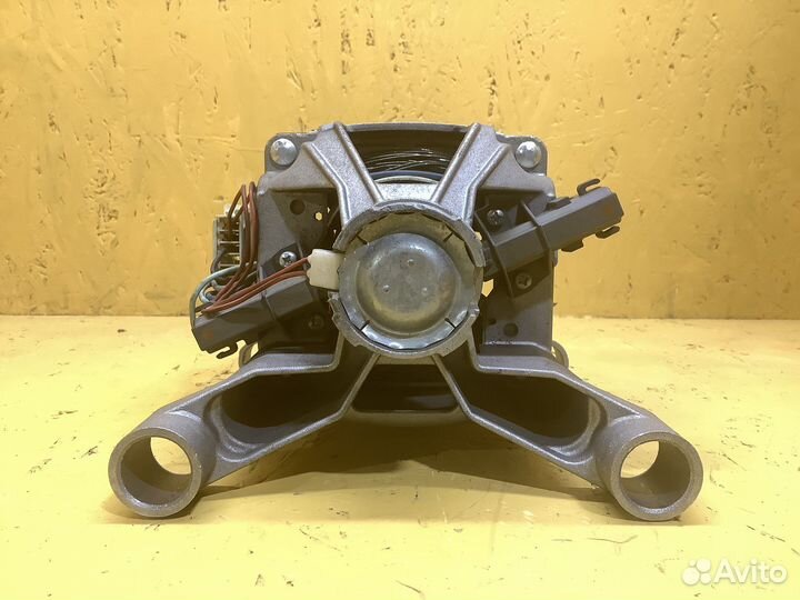 Двигатель мотор Indesit Ariston. (0614)