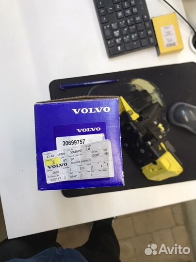 Замок задней правой двери volvo 30699757