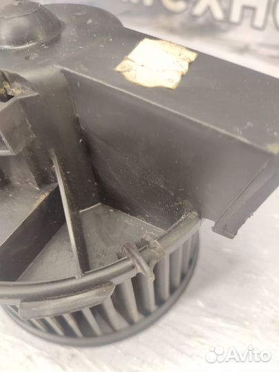 Моторчик отопителя Peugeot 206