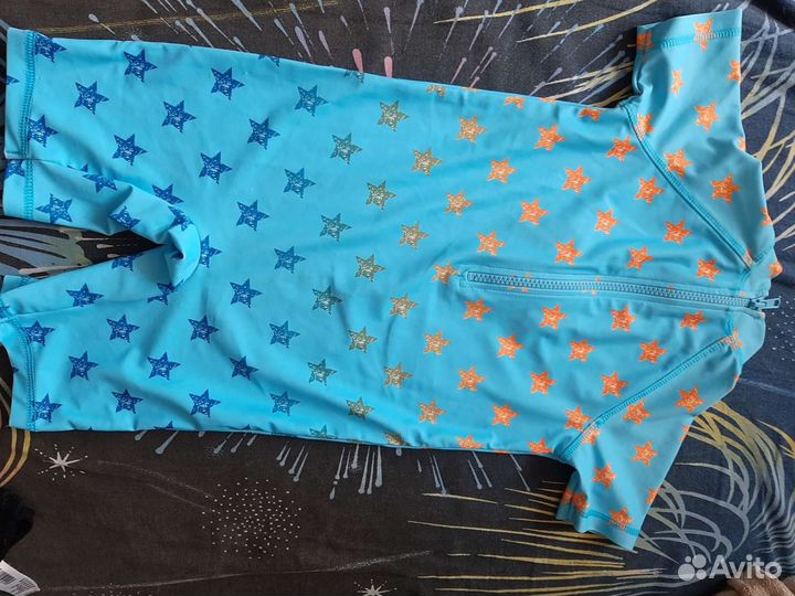 Плавательный костюм