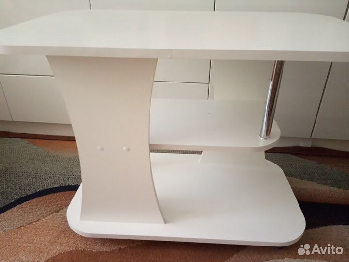 Журнальный стол с полкой Белый