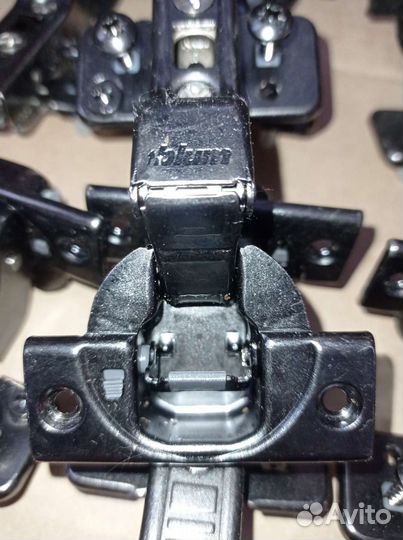 Петли мебельные блюм