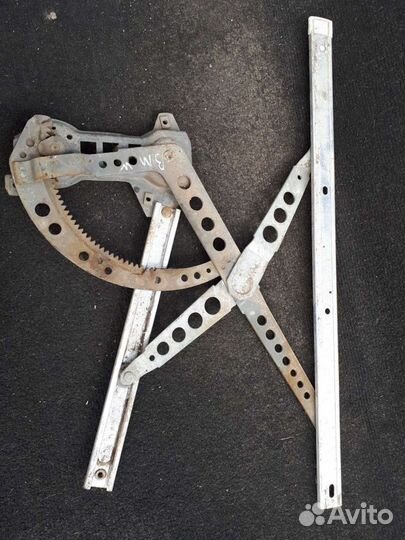 Стеклоподъемник BMW