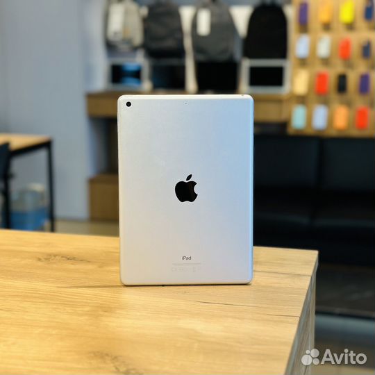 Apple iPad 5 (2017) 128GB Silver Wi-Fi бу