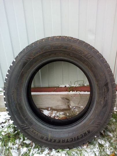 Maxxis ArcticTrekker NP3 215/65 R16